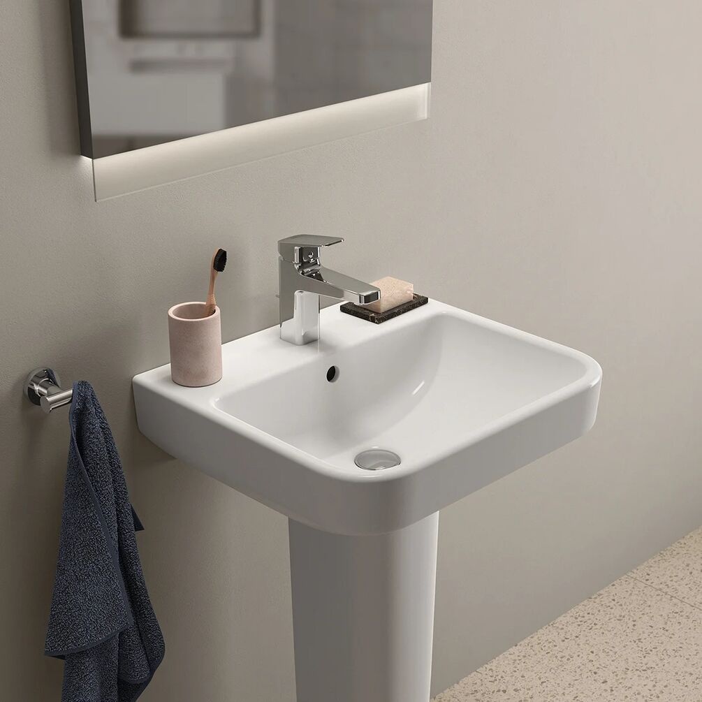 Lifestyle image of Ideal Standard i.life B 500mm Pedestal Basin